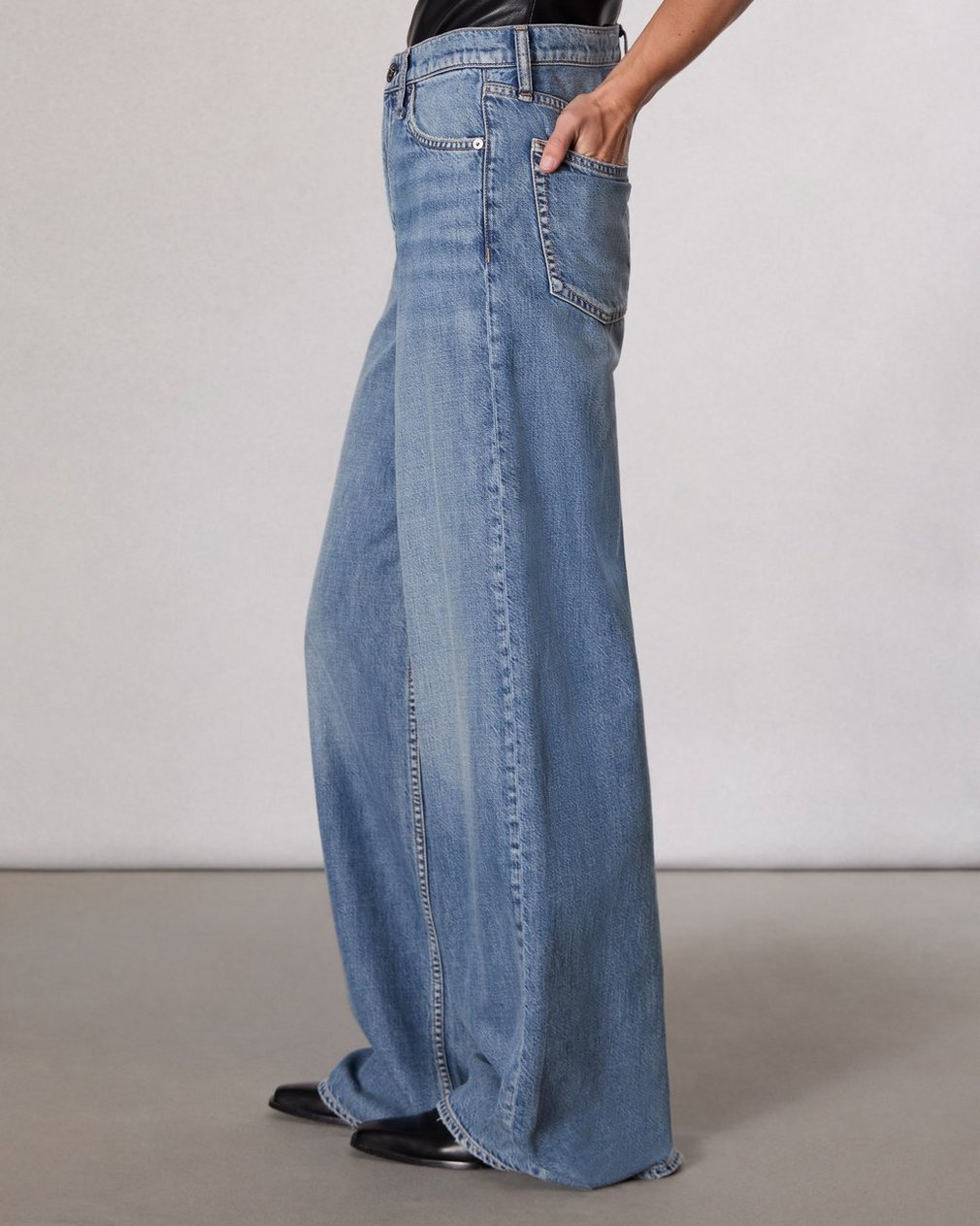 Featherweight Sofie Wide-Leg Jean Beverly - Image 4