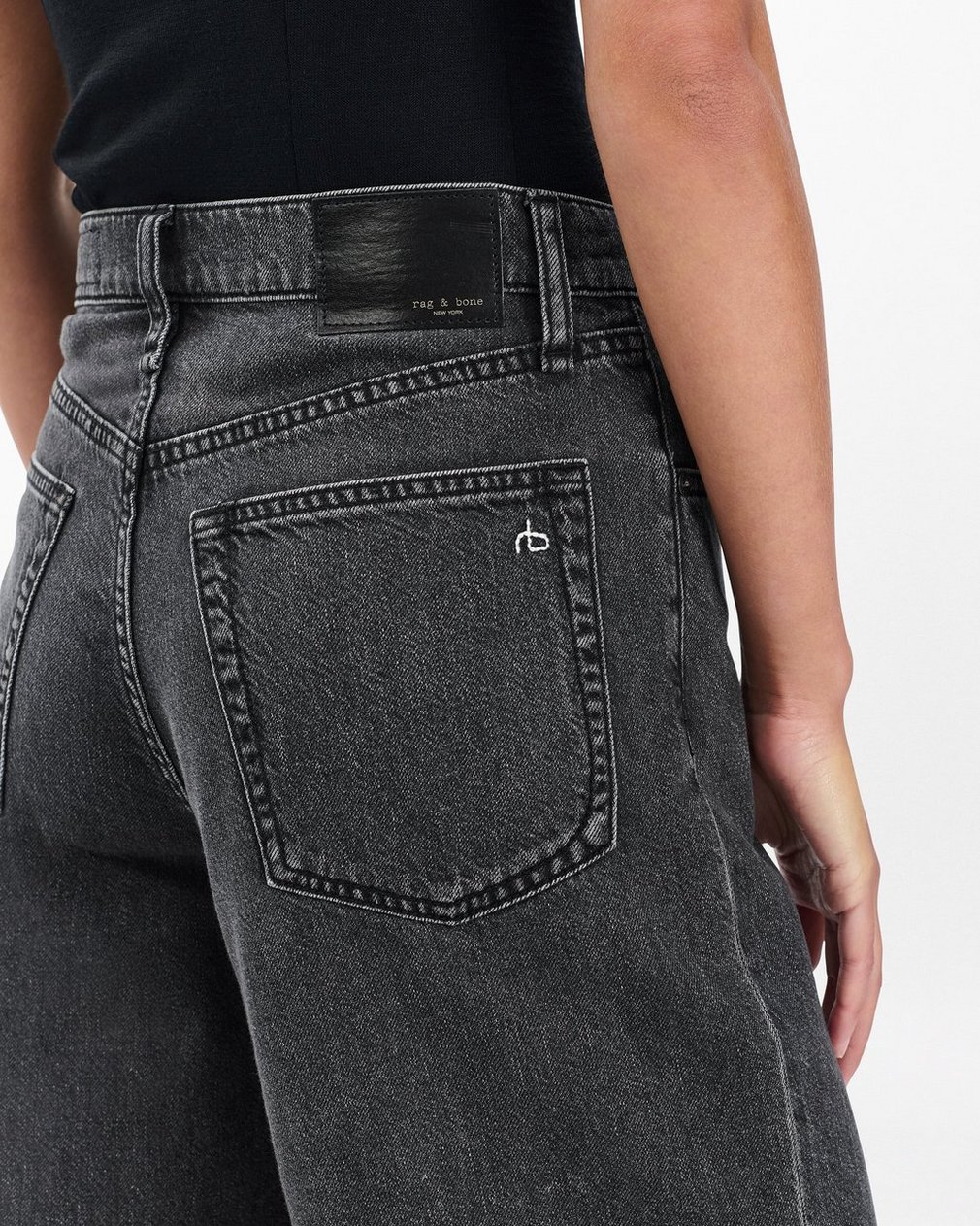 Andi Ankle Wide-Leg Jeans Raven - Image 6