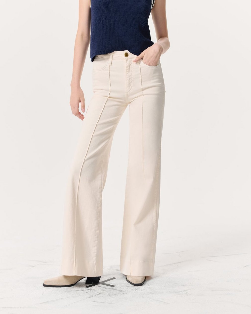 Skylar Wide-Leg Flare Jeans Ecru - Image 3