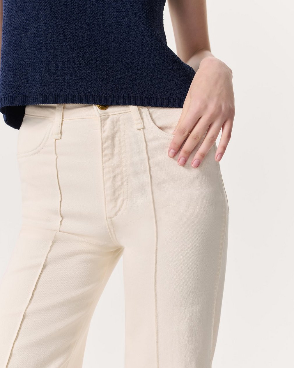 Skylar Wide-Leg Flare Jeans Ecru - Image 4