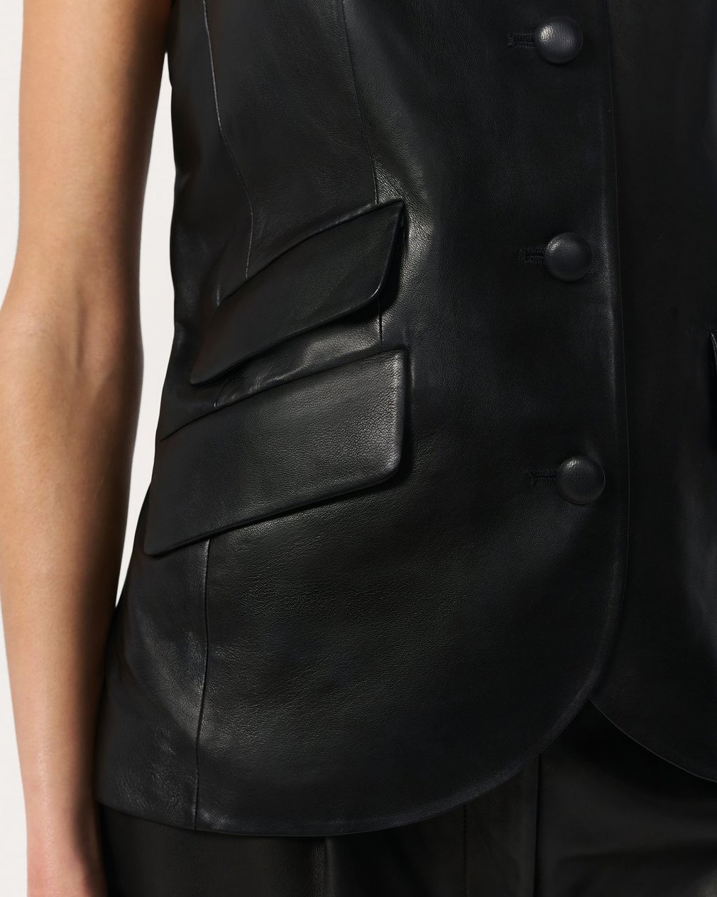 Slade Leather Vest Black - Image 5