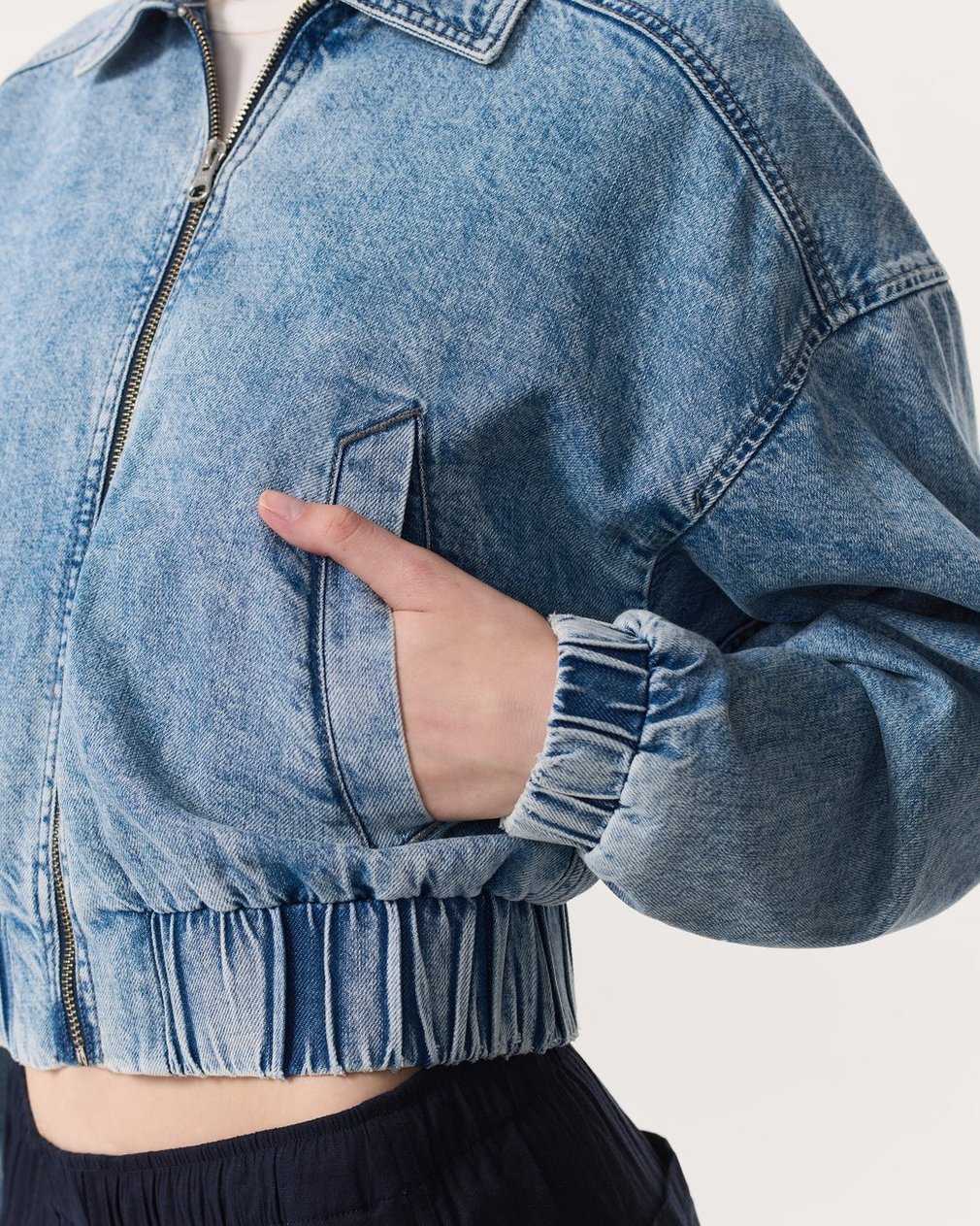 Featherweight Lara Denim Jacket Chime - Image 5