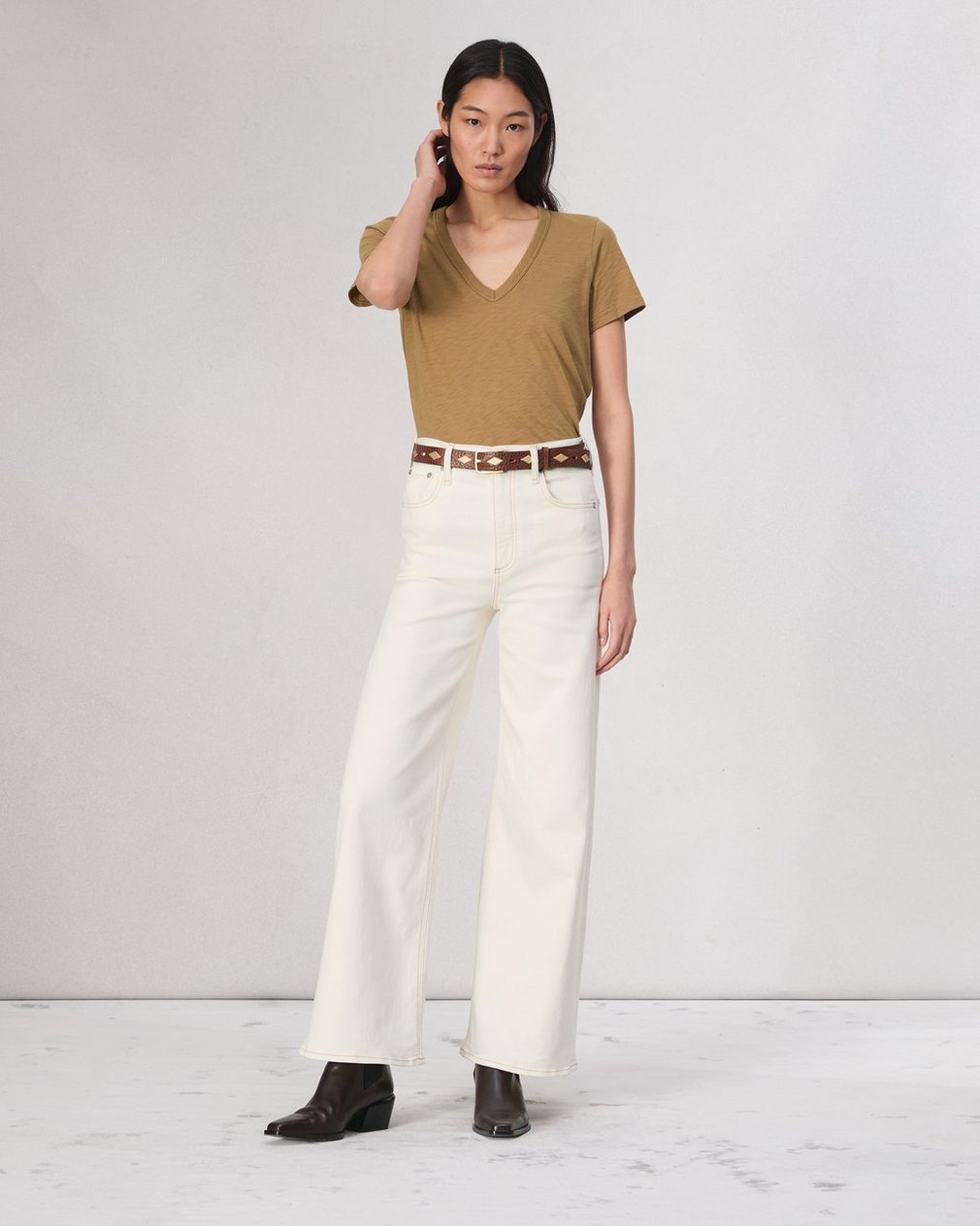 The Slub Vee Khaki - Image 3