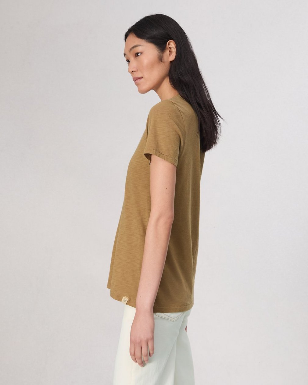 The Slub Vee Khaki - Image 4