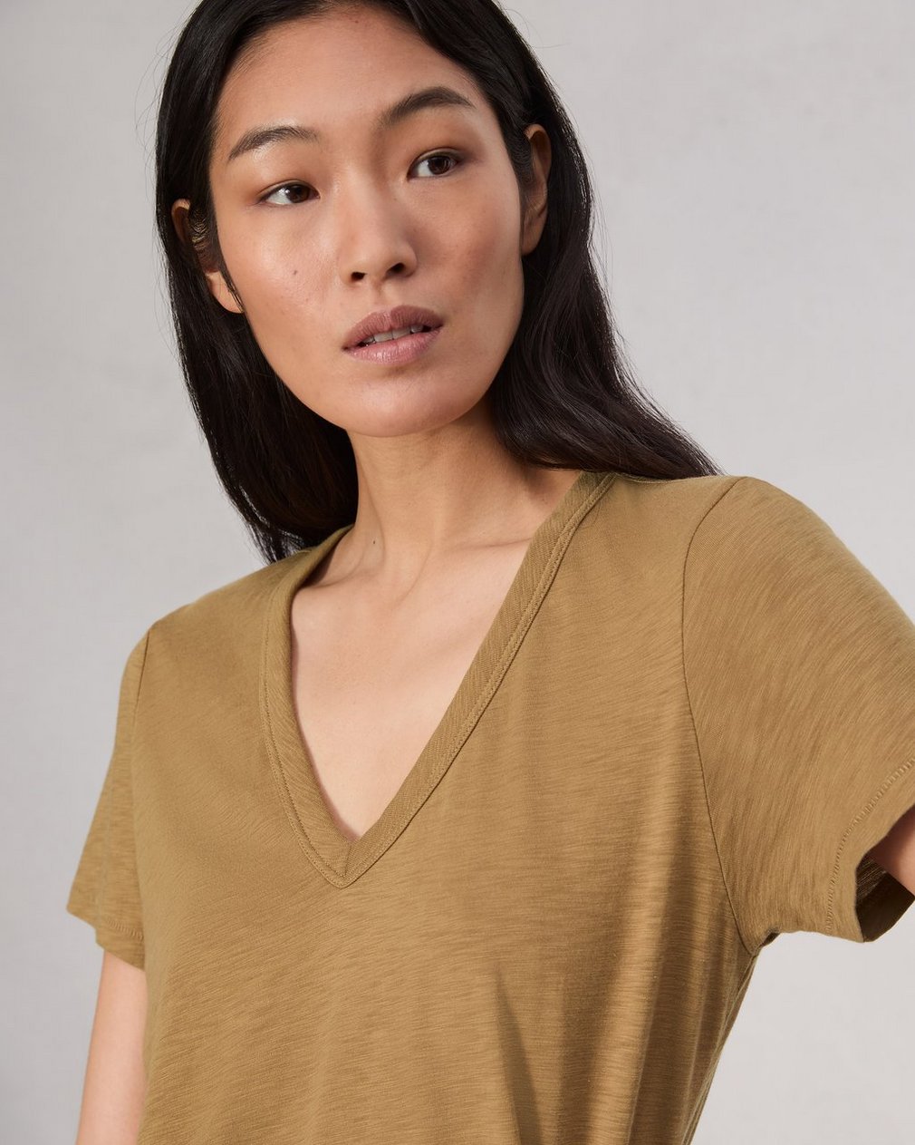 The Slub Vee Khaki - Image 6