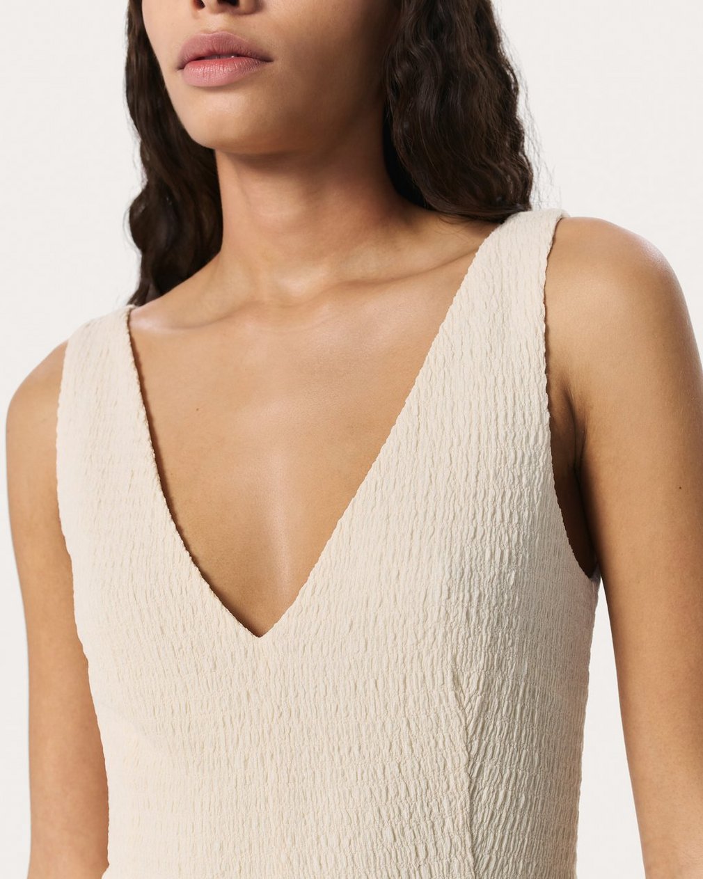 Lou V-Neck Midi Dress Ivory - Image 4