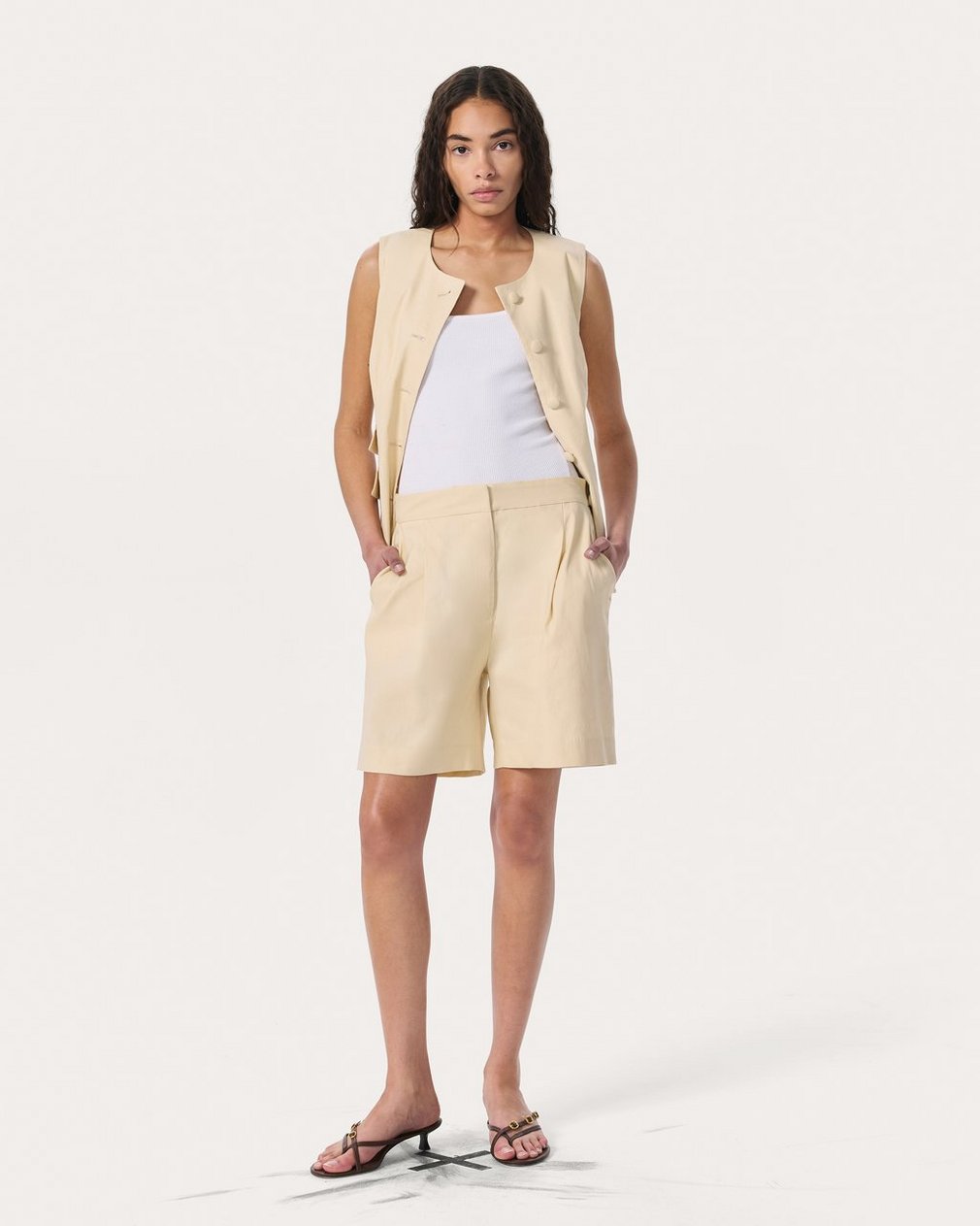 Leona Linen-Blend Shorts Light Tan
