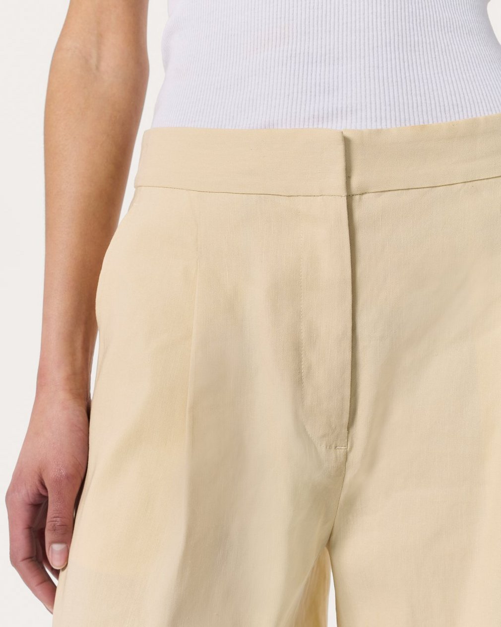 Leona Linen-Blend Shorts Light Tan - Image 4