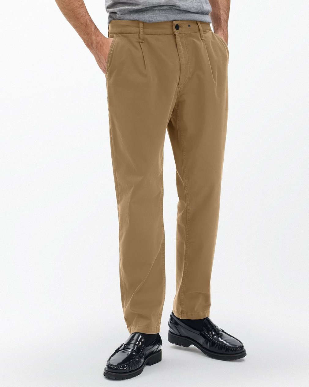 Evan Pleated Stretch Twill Chinos Bark - Image 4