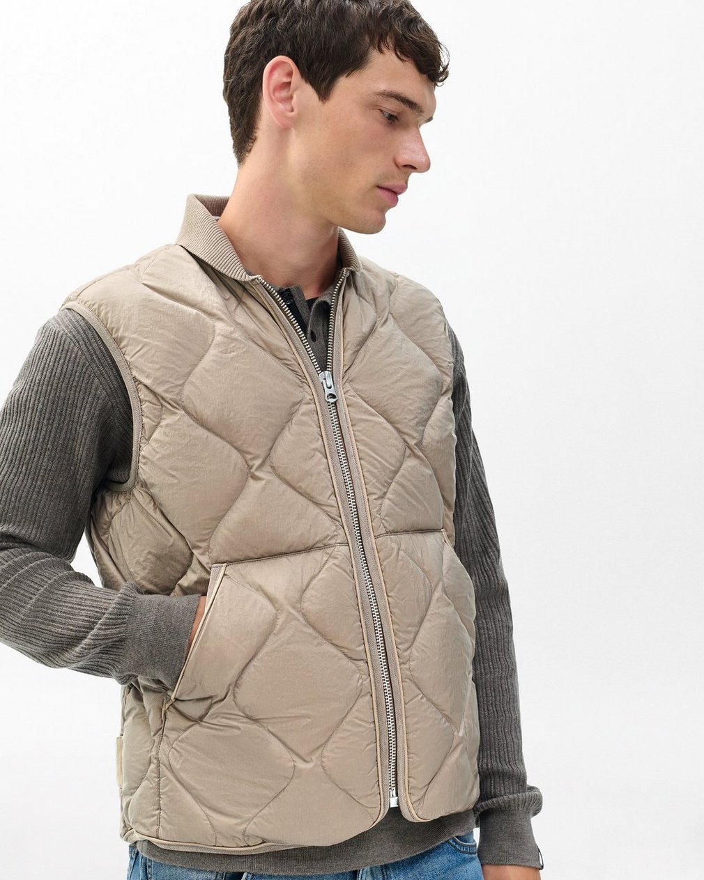 Dane Quilted Vest Wolf Grey - Image 5
